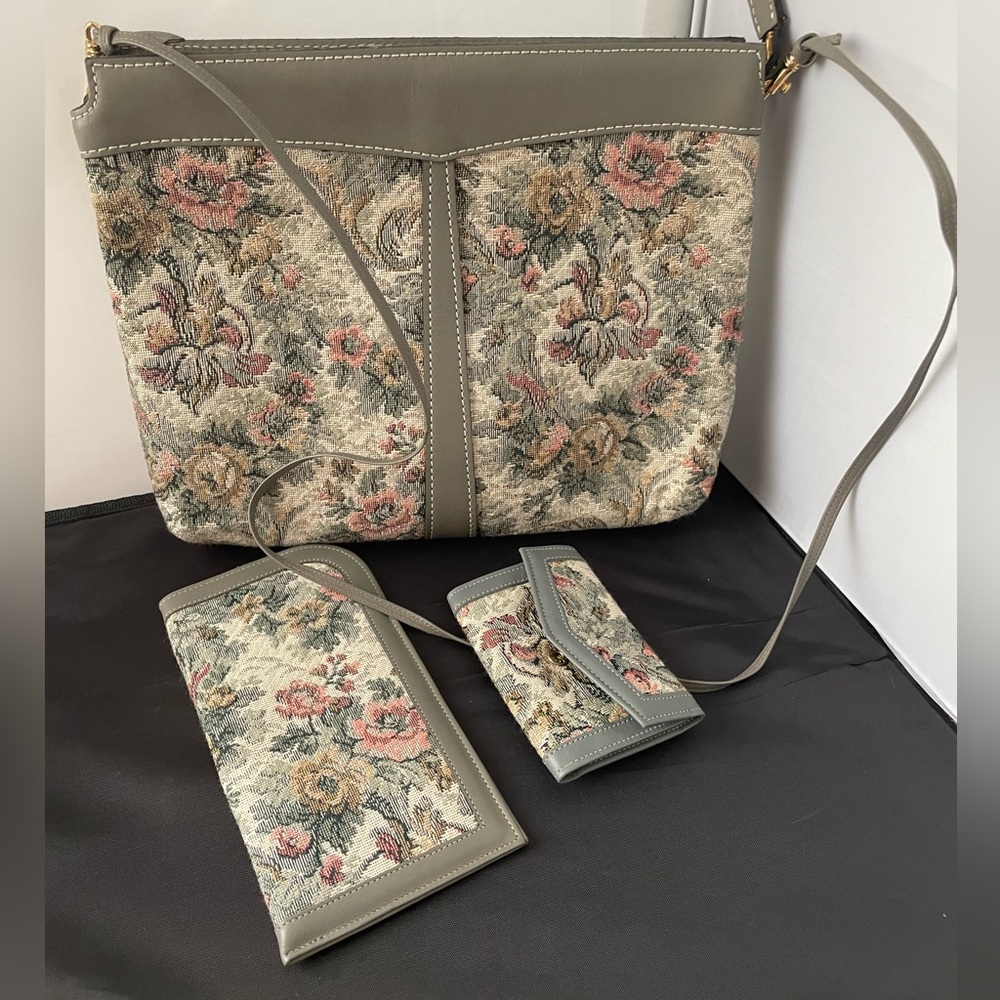 Women Bag Set vintage floral tapestry beautiful color and design
